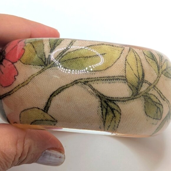 Vintage Floral Lucite Bangle Bracelet 6 - Picture 5 of 5